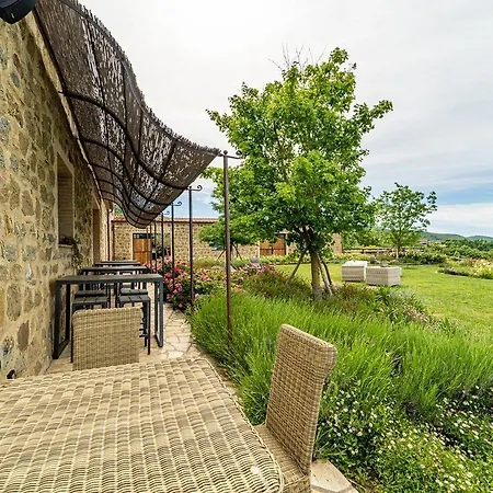 Podere Val D'orcia - Tuscany Equestrian Farm stay