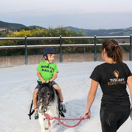 Podere Val D'orcia - Tuscany Equestrian Farm stay Sarteano