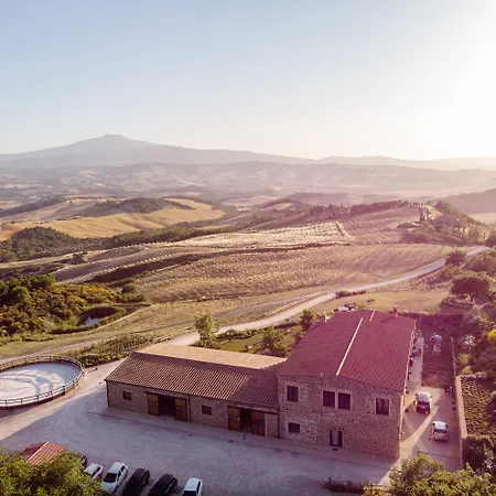 Podere Val D'orcia - Tuscany Equestrian Farm stay Sarteano