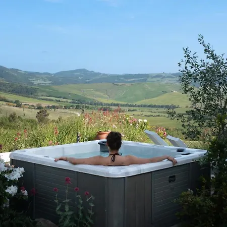 Podere Val D'orcia - Tuscany Equestrian Farm stay